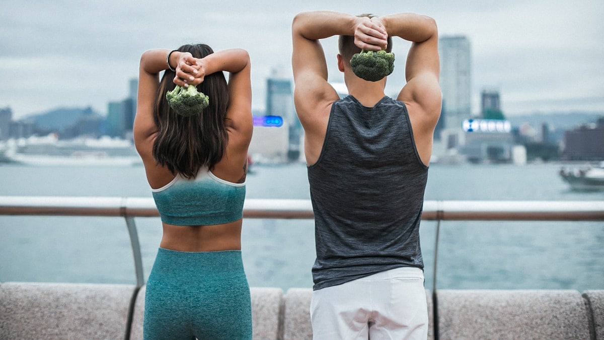 Meeting like-minded people over health & fitness. 
Eat your broccolis. Sweat with dumbbells.
Discover individuals who share a common ground and enjoy going to similar gym & healthy cafe hangouts as you do. 

Credit: @brocnbells @claudsjournal @stephyskk